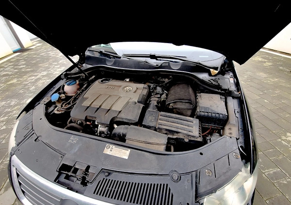 Volkswagen Passat cena 17900 przebieg: 220000, rok produkcji 2009 z Radom małe 67